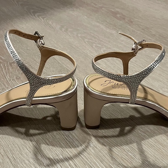 Omari II low heel Sandal (Champagne, 7.5 size, heel height 2.25”) Jewel Badgley - Picture 5 of 7